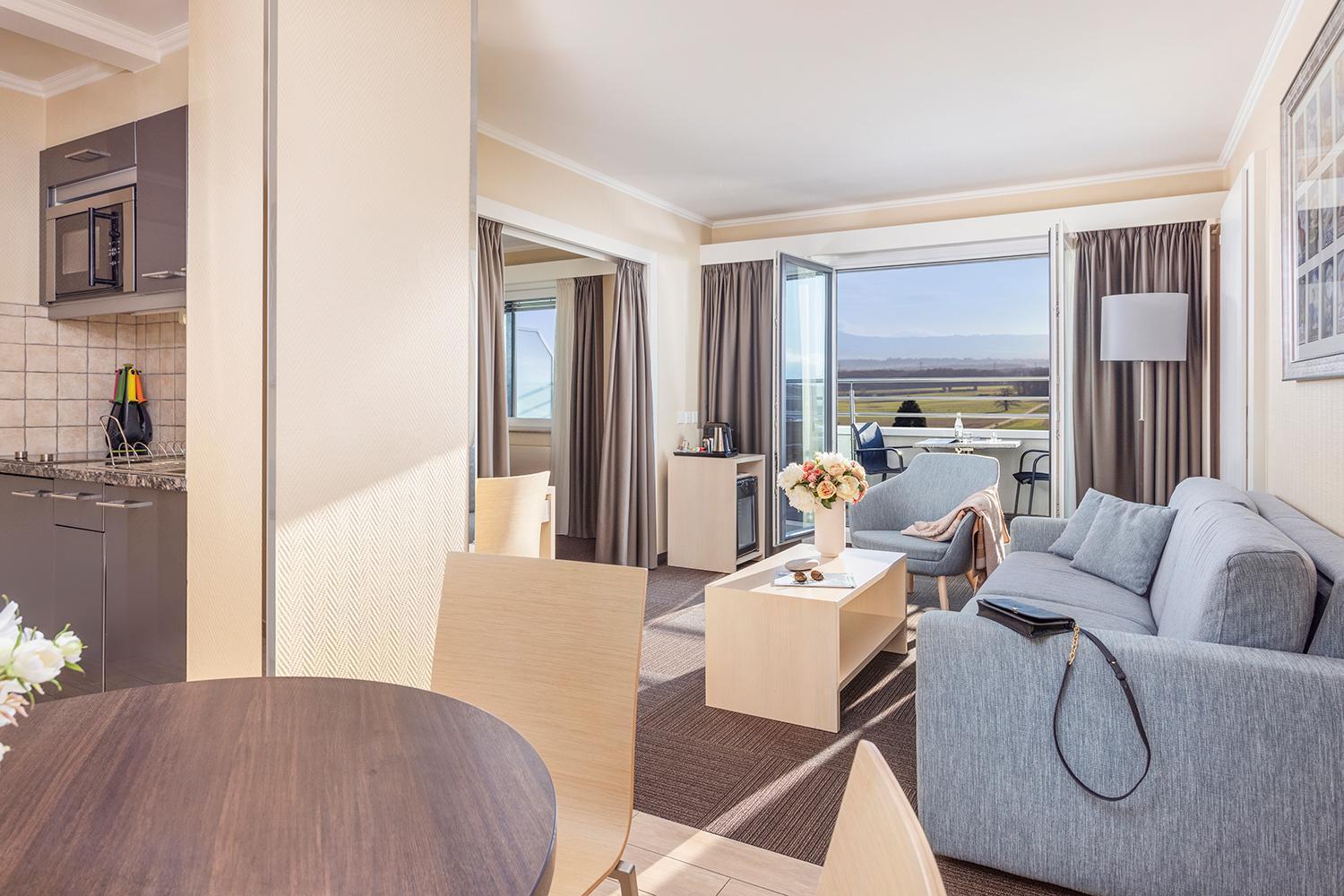Hotel Everness & 4*