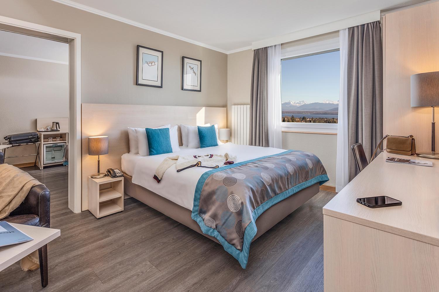 Hotel Everness & 4*